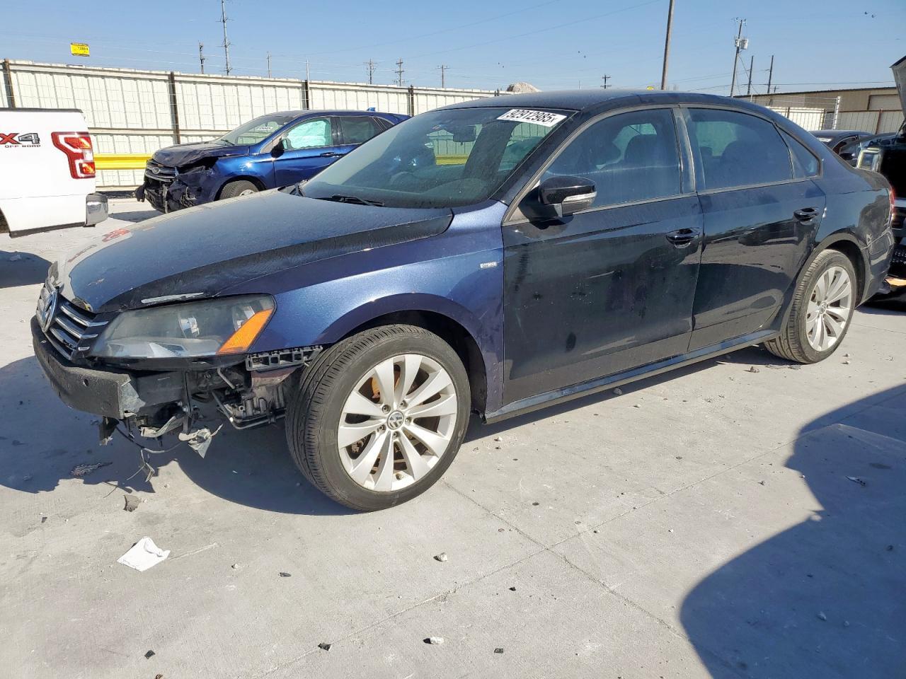 2014 Volkswagen Passat S