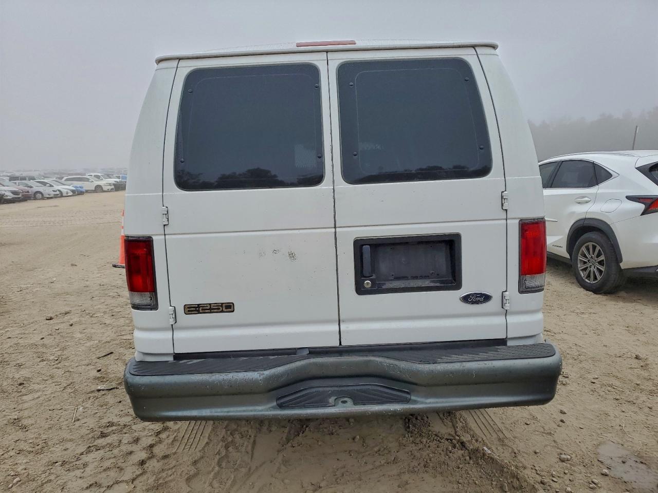 1999 Ford E250 Delivery Van - Фото 6