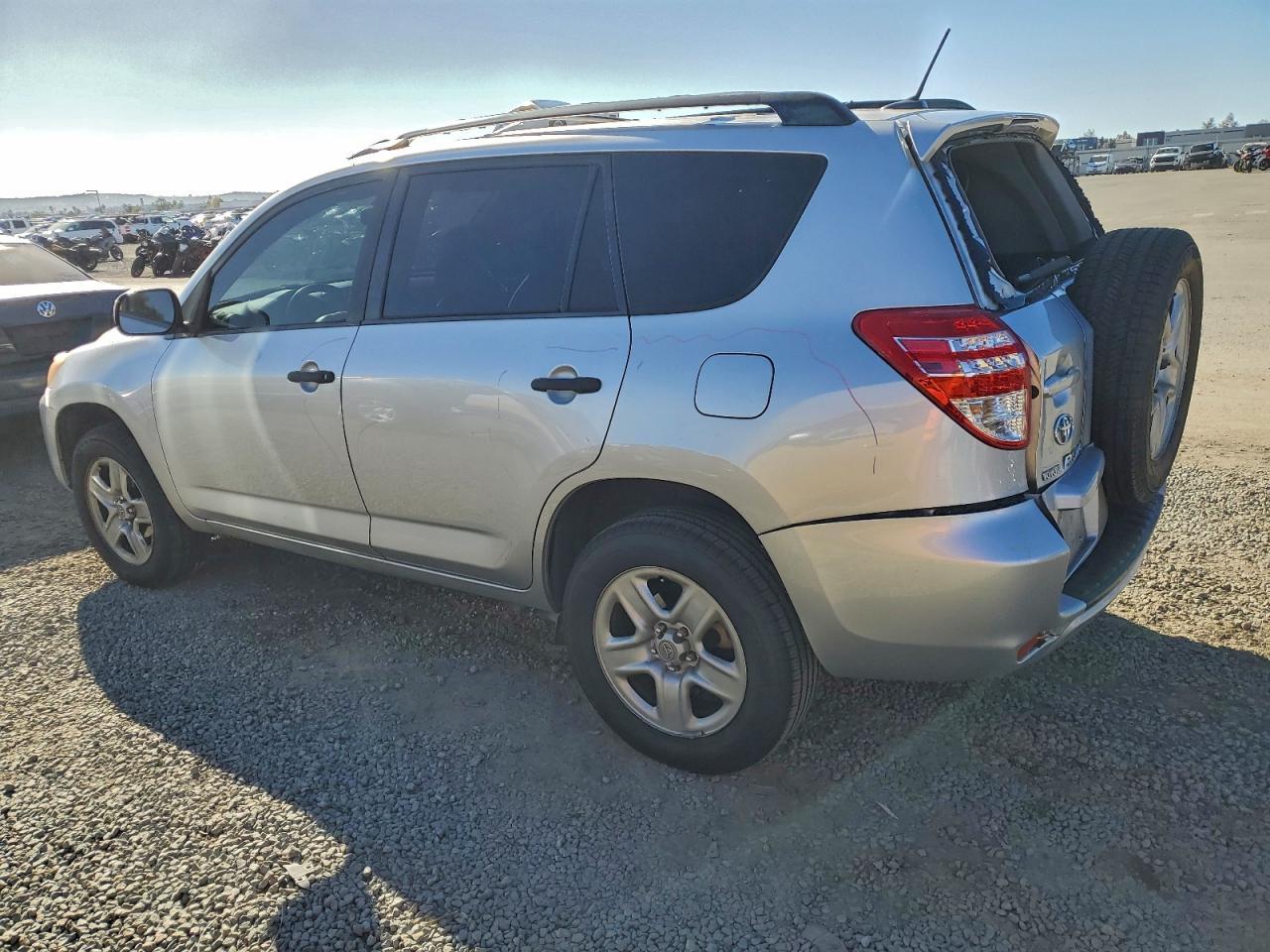 2010 Toyota Rav4 - Фото 2