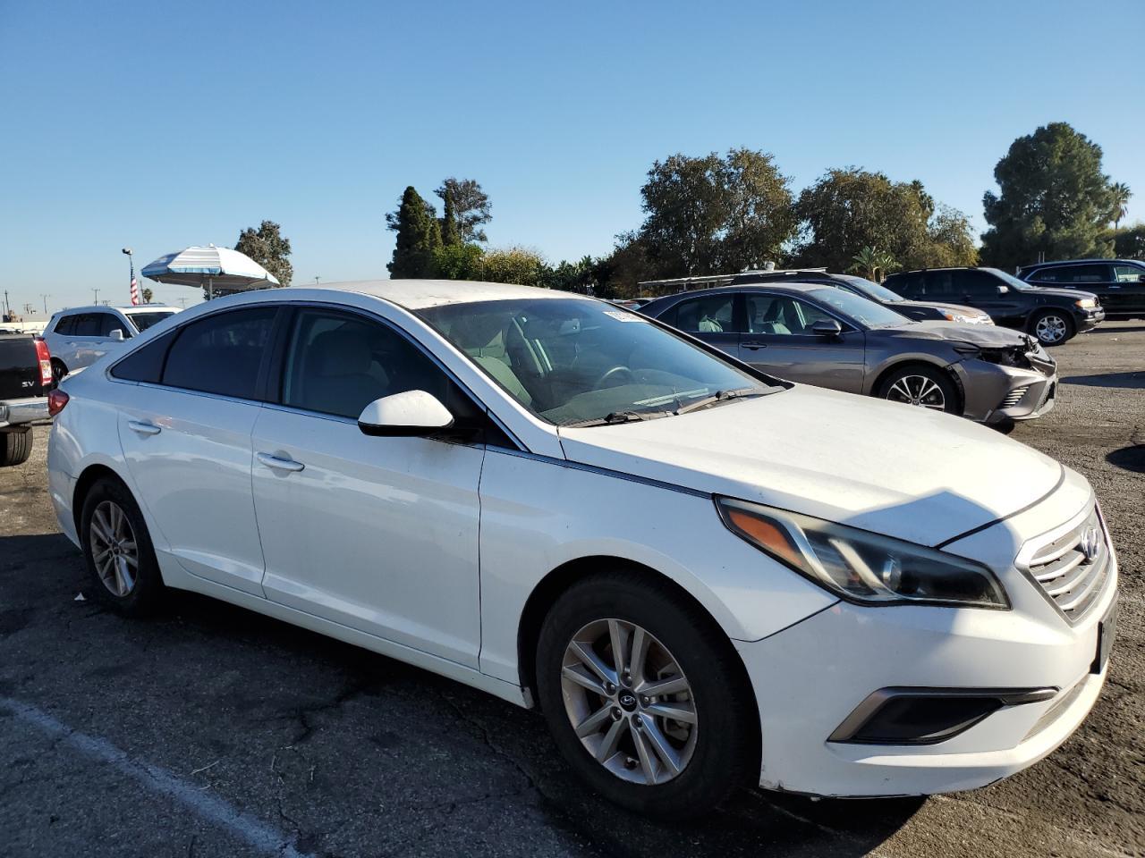 2017 Hyundai Sonata Se - Image 4