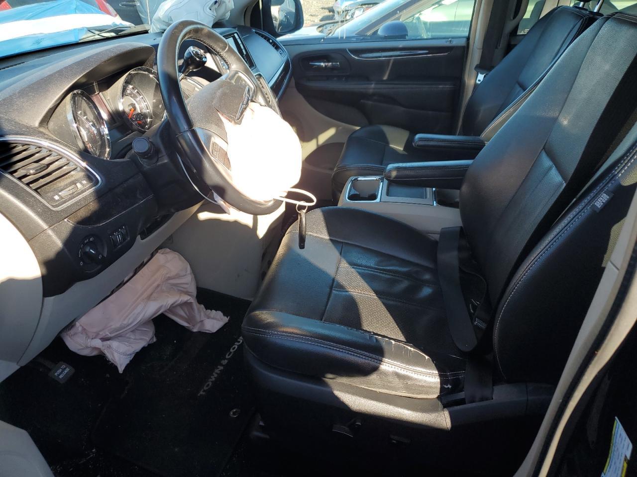 2012 Chrysler Town & Country Touring - Фото 7