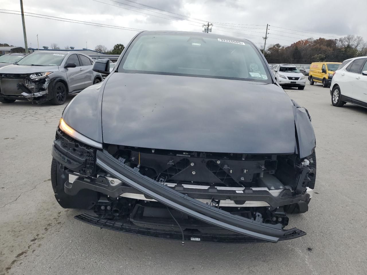 2026 Tesla Model Y - Фото 5
