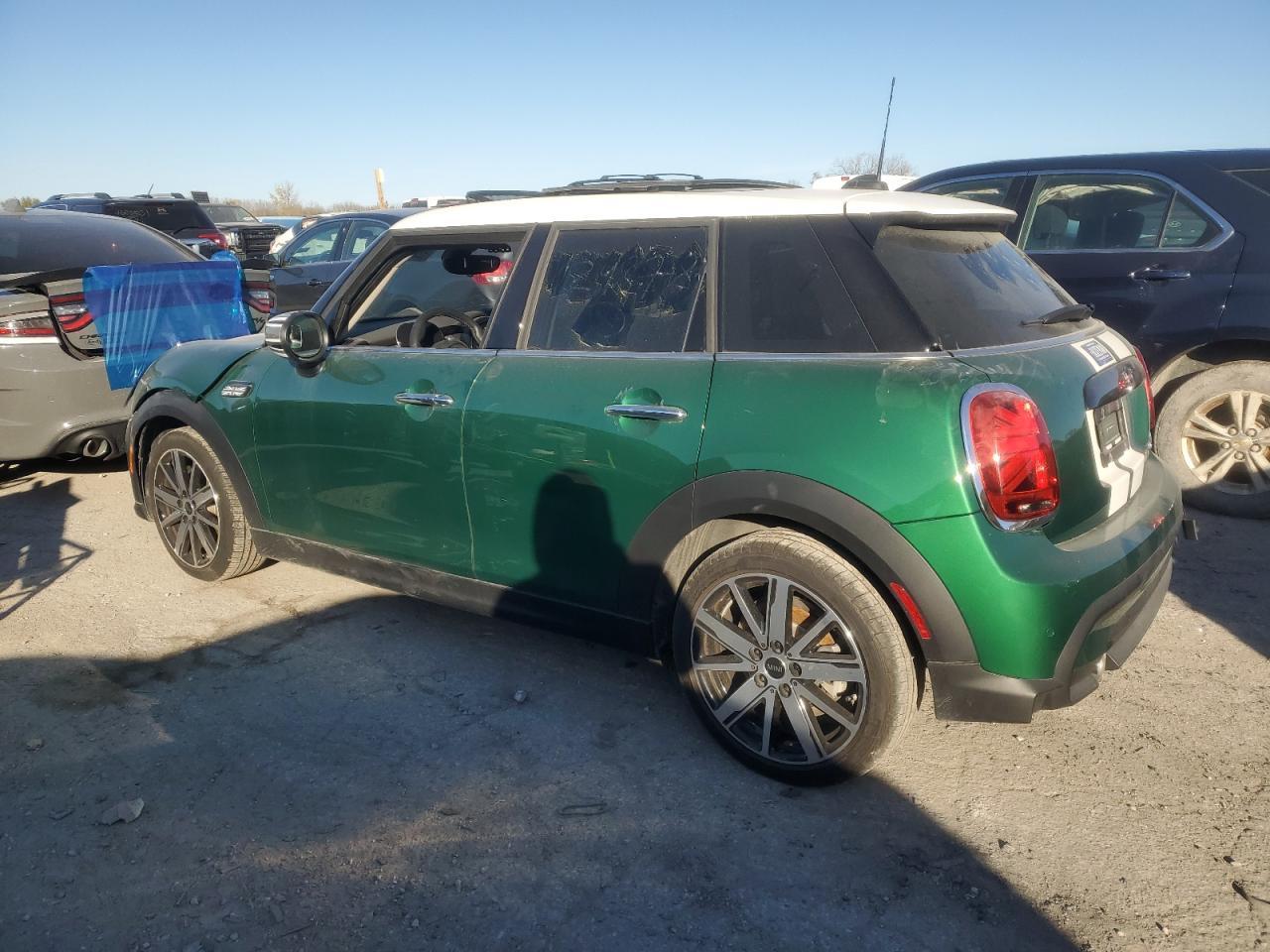 2024 Mini Cooper Base - Фото 2