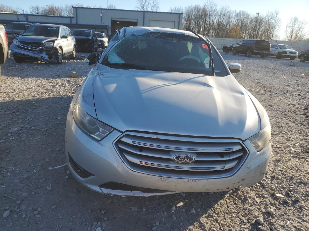 2013 Ford Taurus - Image 5