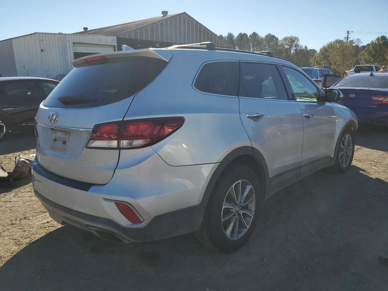 2017 Hyundai Santa Fe Se - Image 3