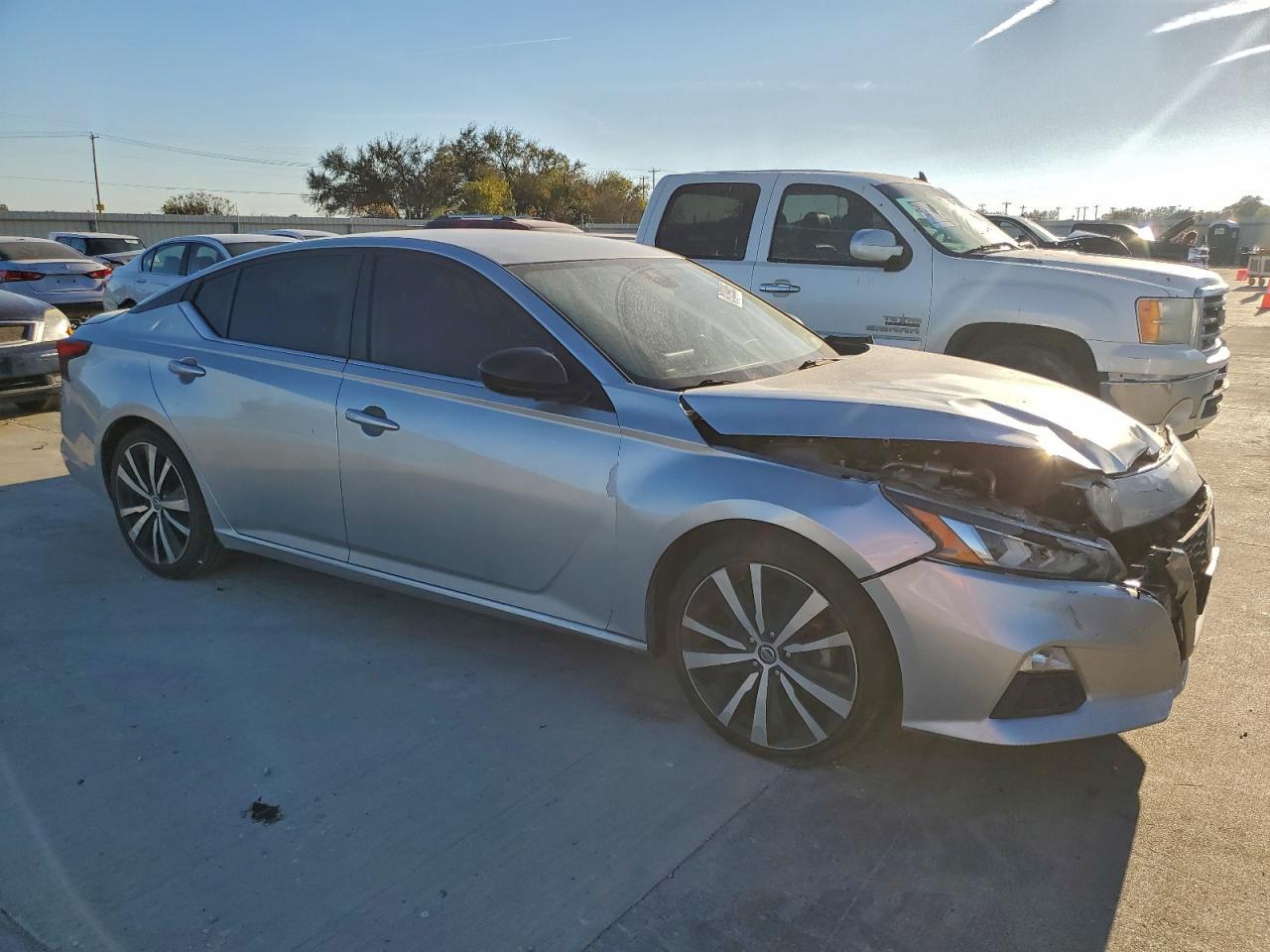 2020 Nissan Altima Sr - Image 4
