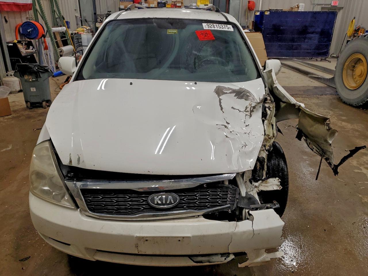 2011 Kia Sedona Lx - Image 5
