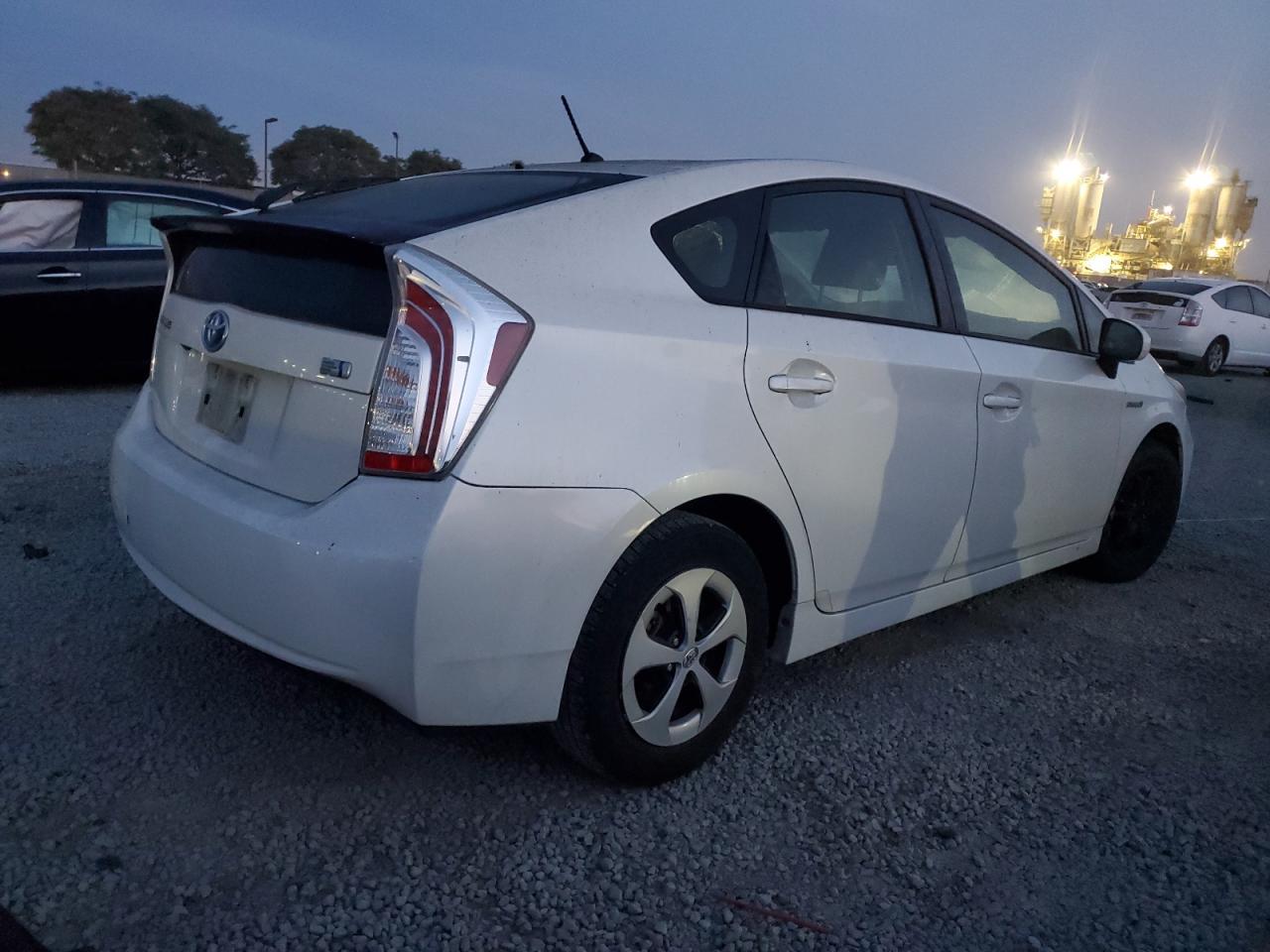 2015 Toyota Prius - Фото 3