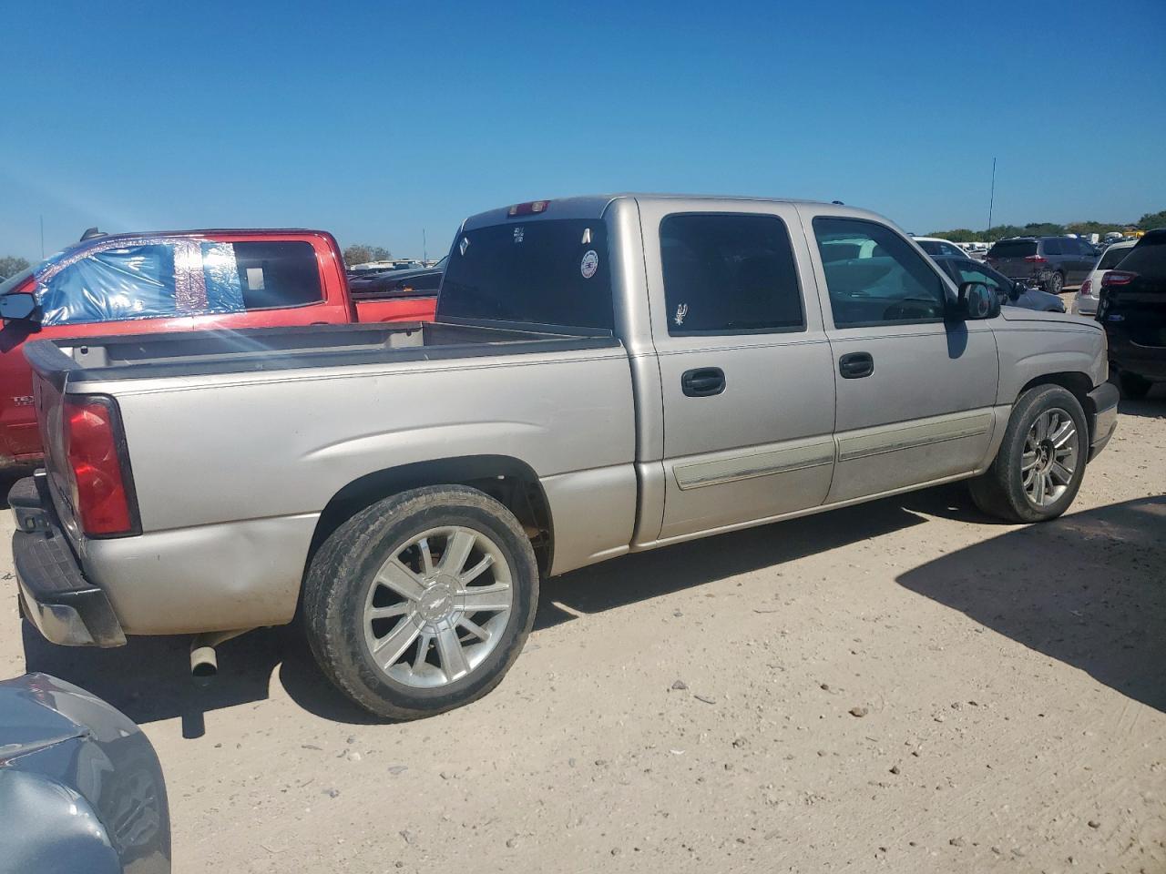 2005 Chevrolet Silverado C1500 - Фото 3
