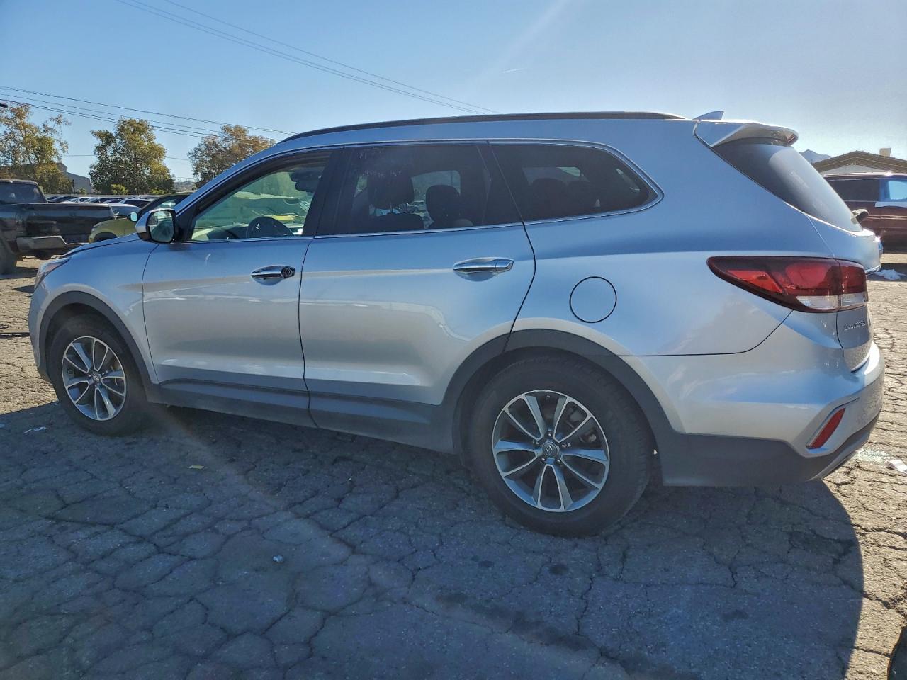 2018 Hyundai Santa Fe Se - Фото 2