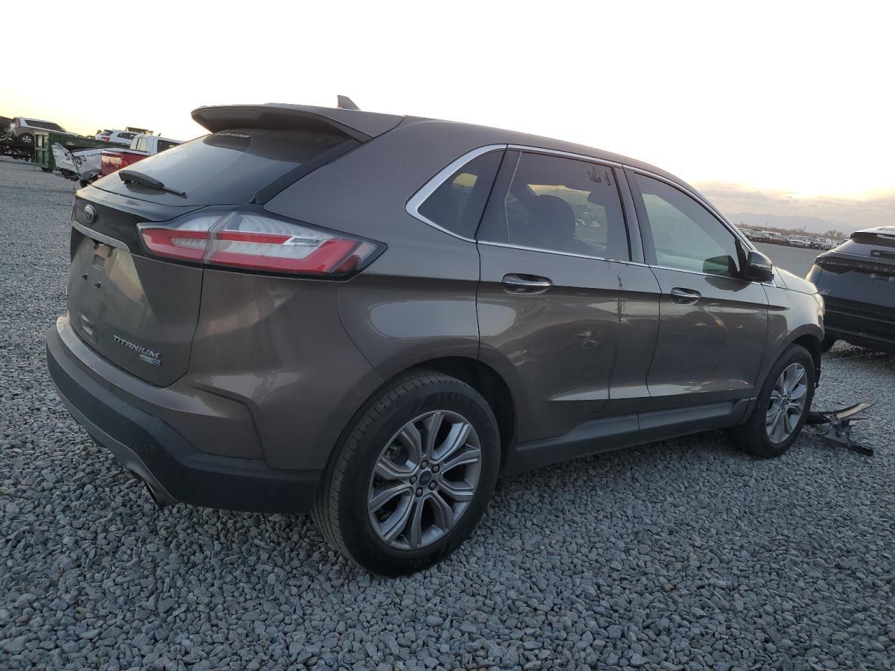 2019 Ford Edge Titanium - Фото 3