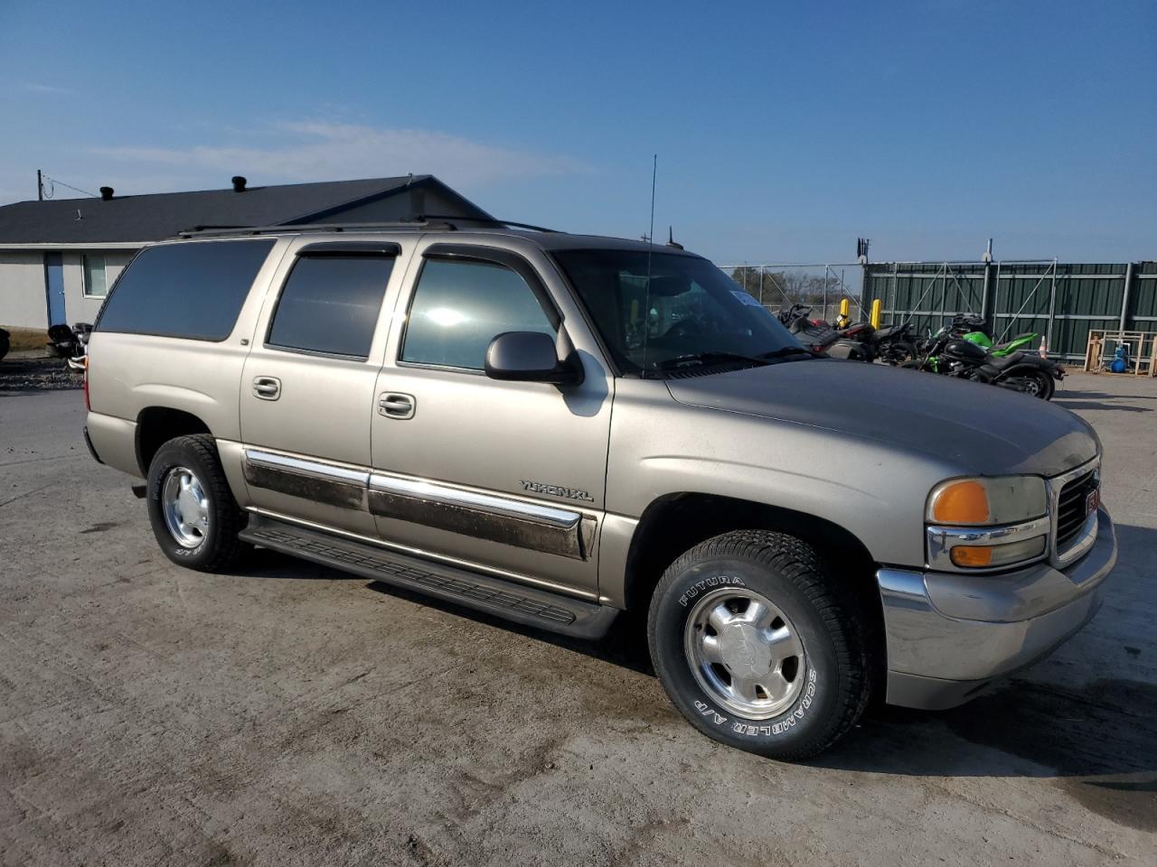 2003 GMC Yukon Xl C1500 - Фото 4