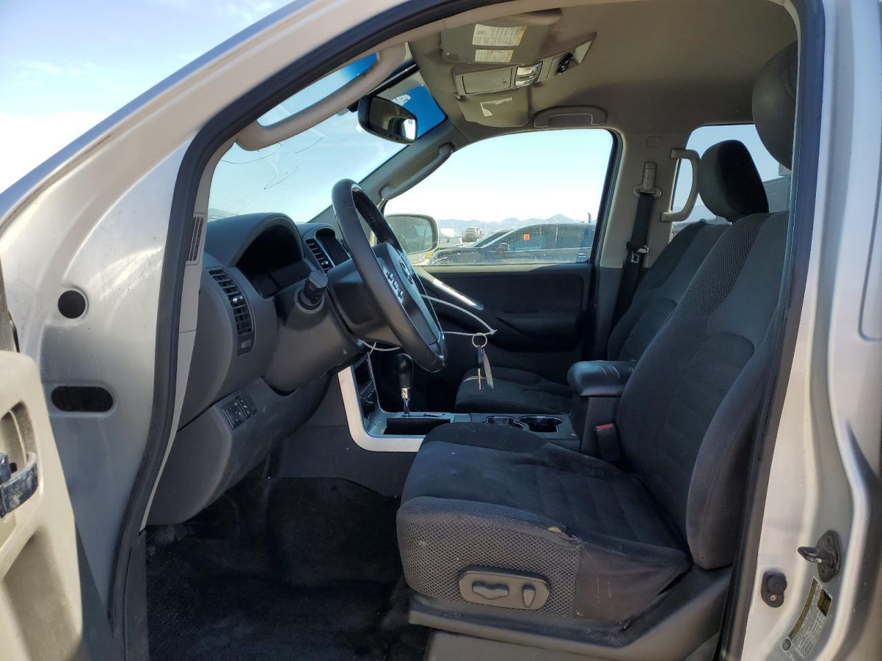 2011 Nissan Pathfinder S - Image 7