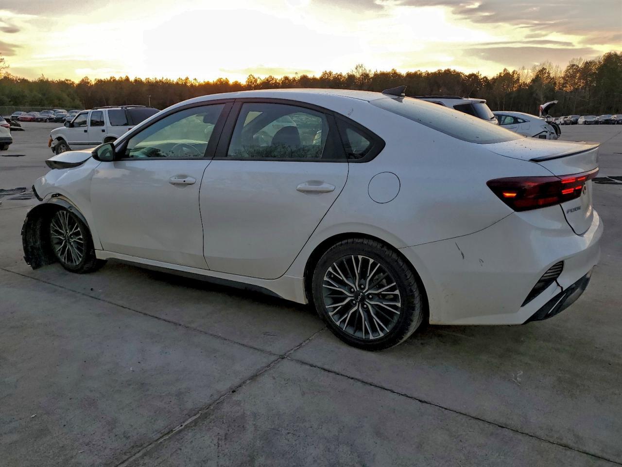 2024 Kia Forte Gt Line - Image 2