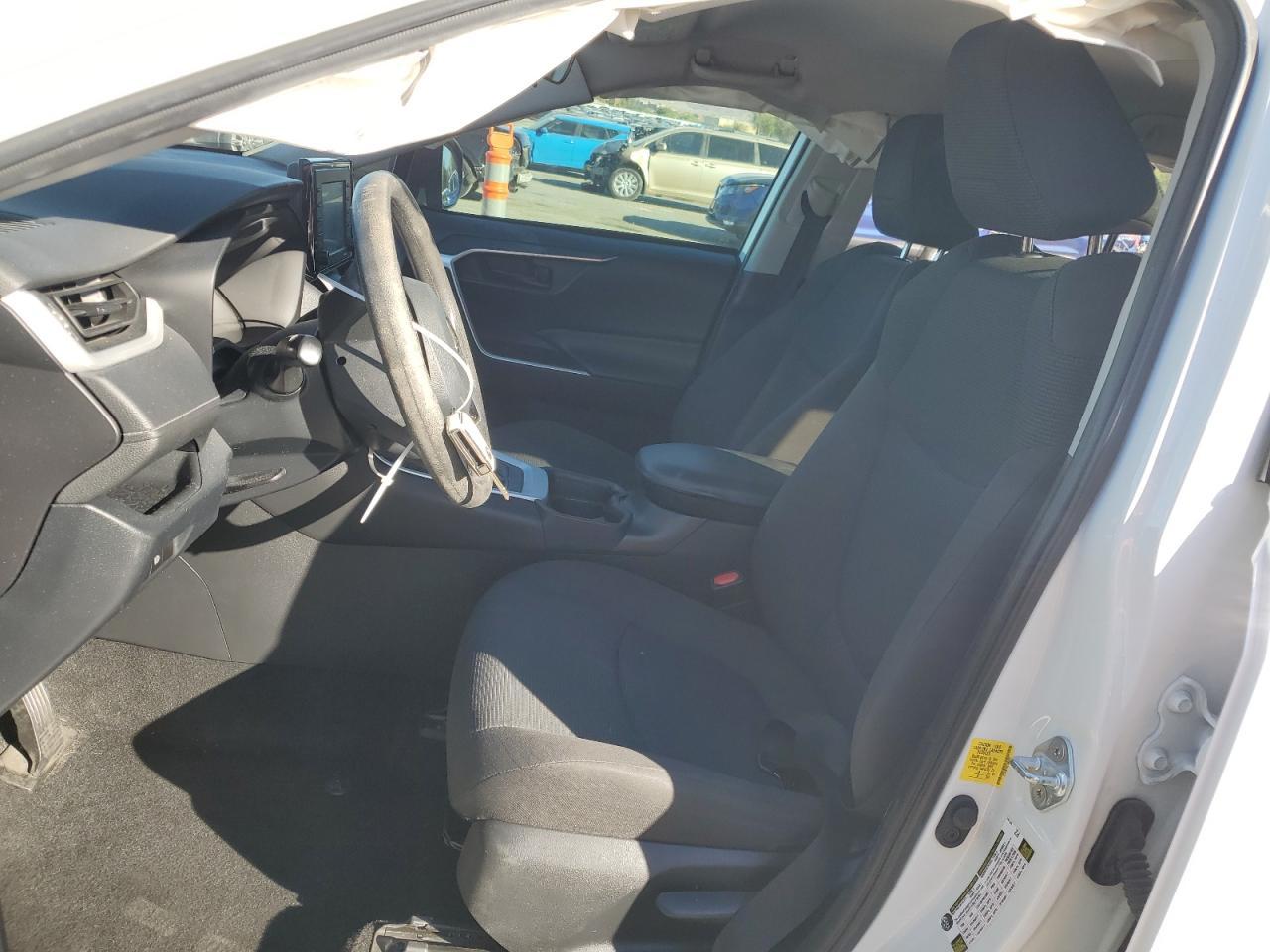 2020 Toyota Rav4 Le - Image 7