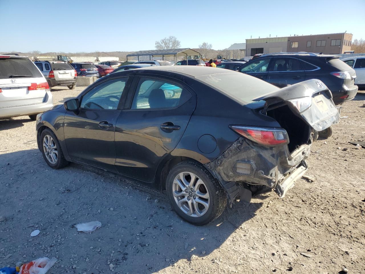 2018 Toyota Yaris Ia - Фото 2