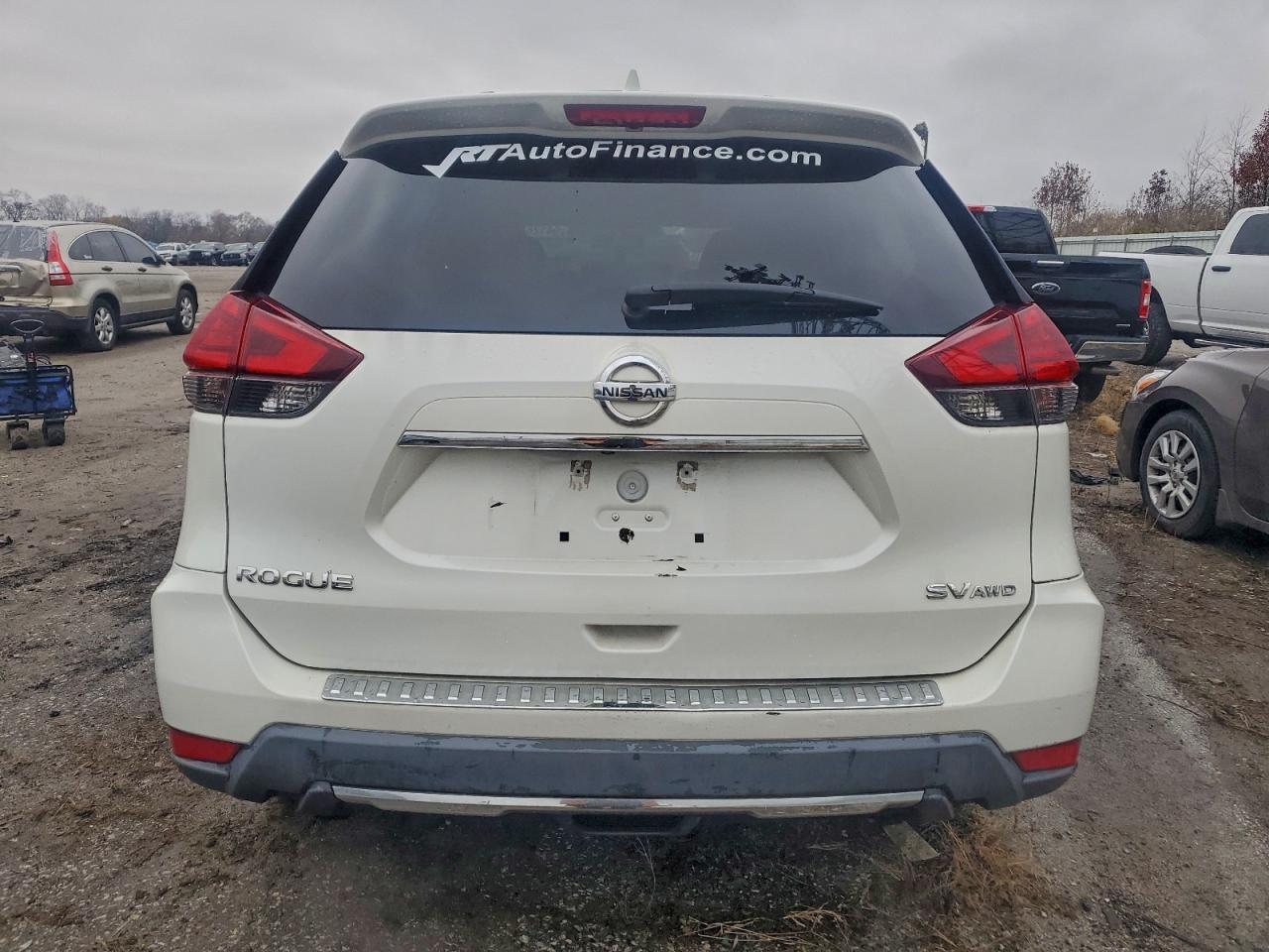 2017 Nissan Rogue Sv - Image 6