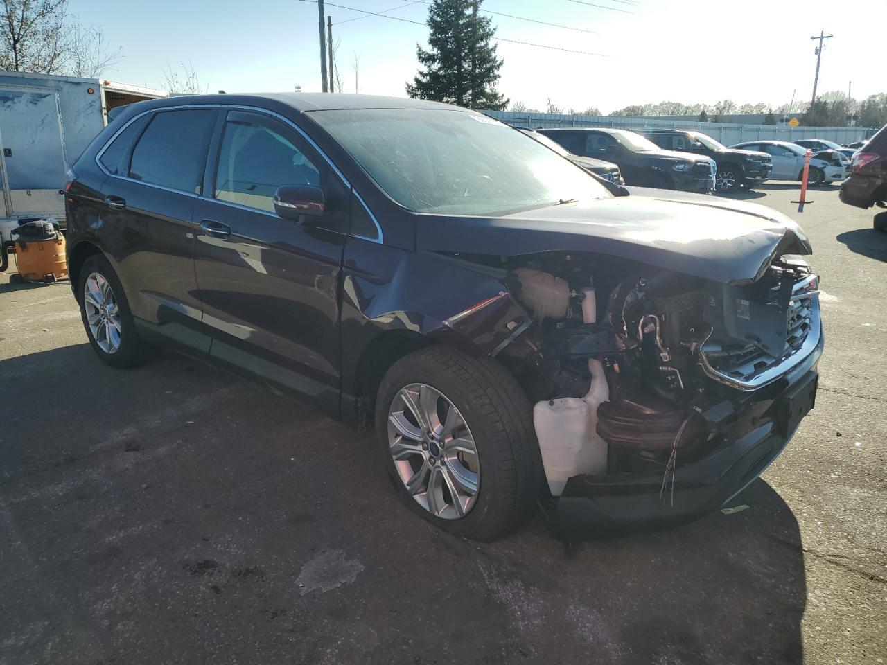 2021 Ford Edge Titanium - Фото 4