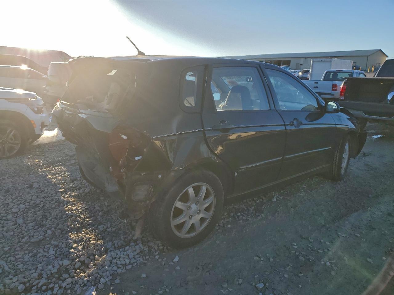 2006 Kia Spectra5 - Image 3