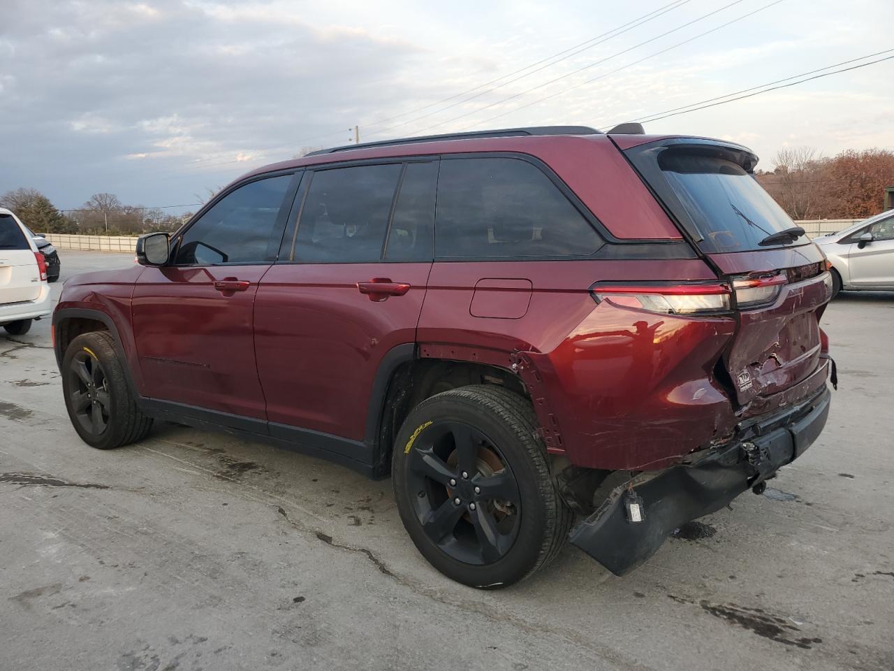 2023 Jeep Grand Cherokee Laredo - Фото 2
