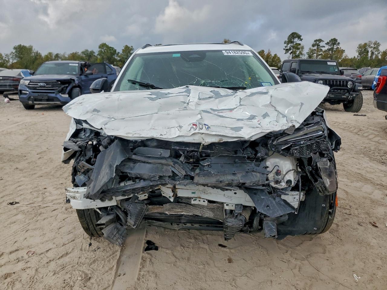 2024 Buick Envision Essence - Image 5