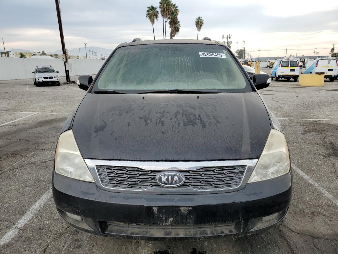 2012 Kia Sedona Ex - Image 5