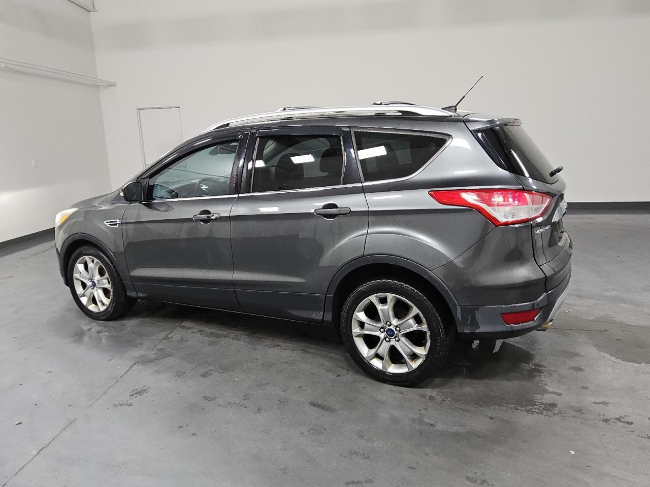 2016 Ford Escape Titanium - Фото 2