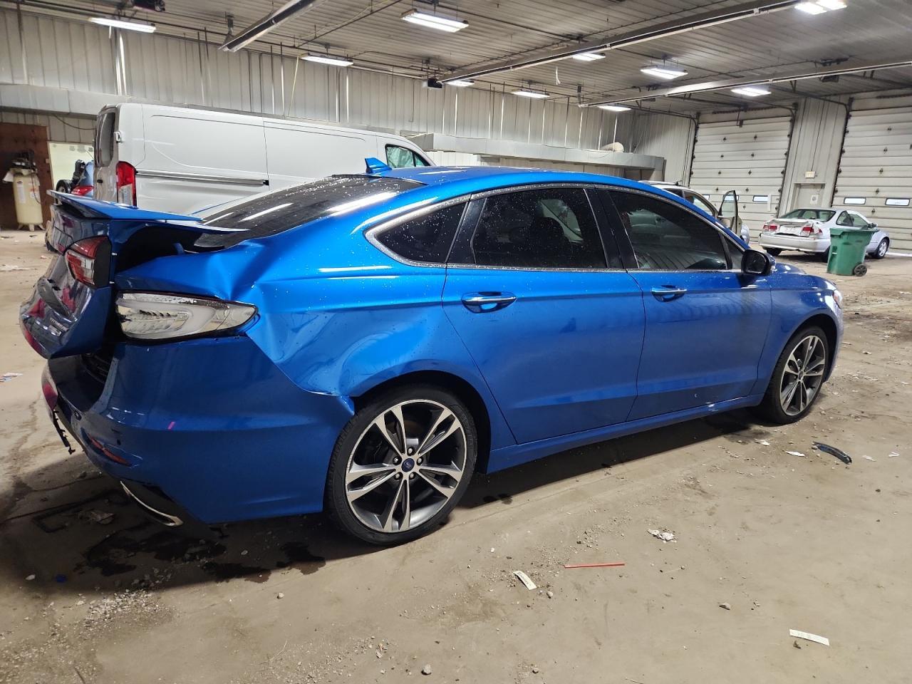 2020 Ford Fusion Titanium - Фото 3