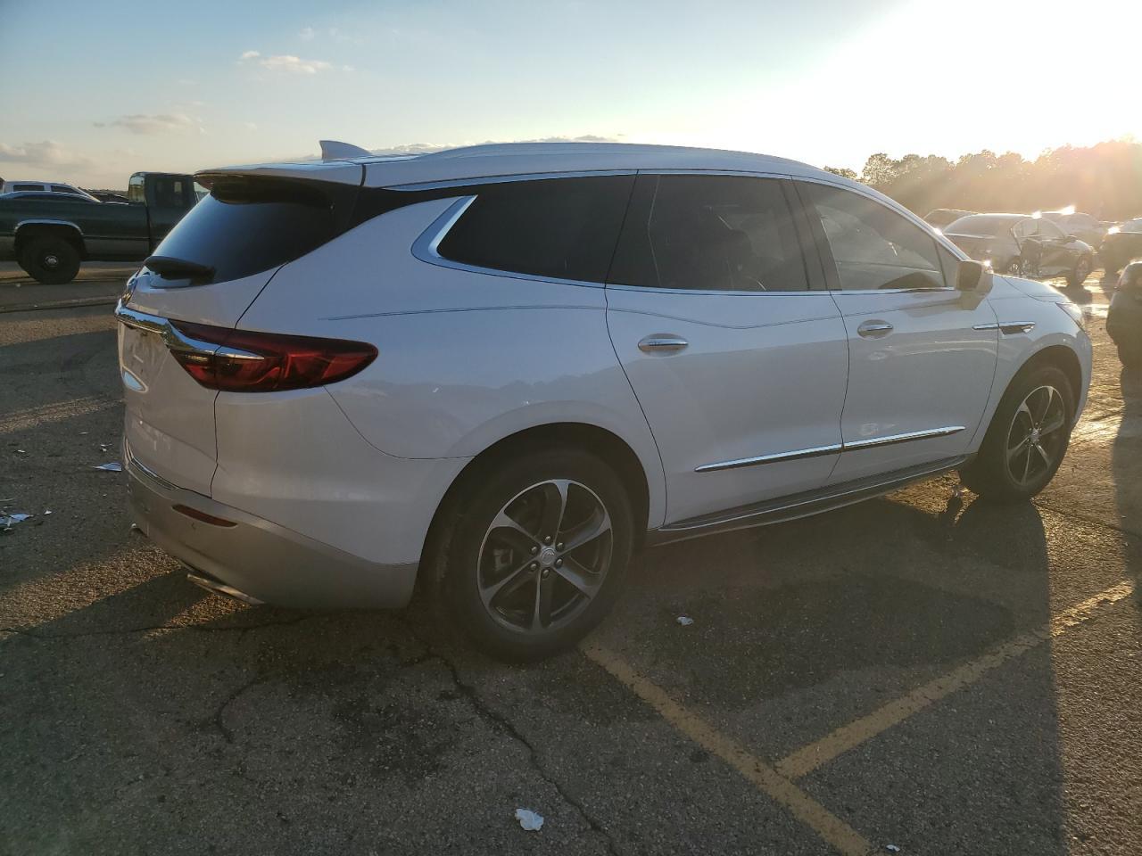 2020 Buick Enclave Essence - Image 3