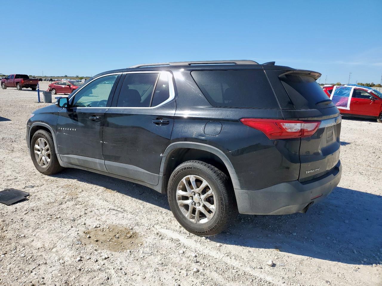 2019 Chevrolet Traverse Lt - Фото 2