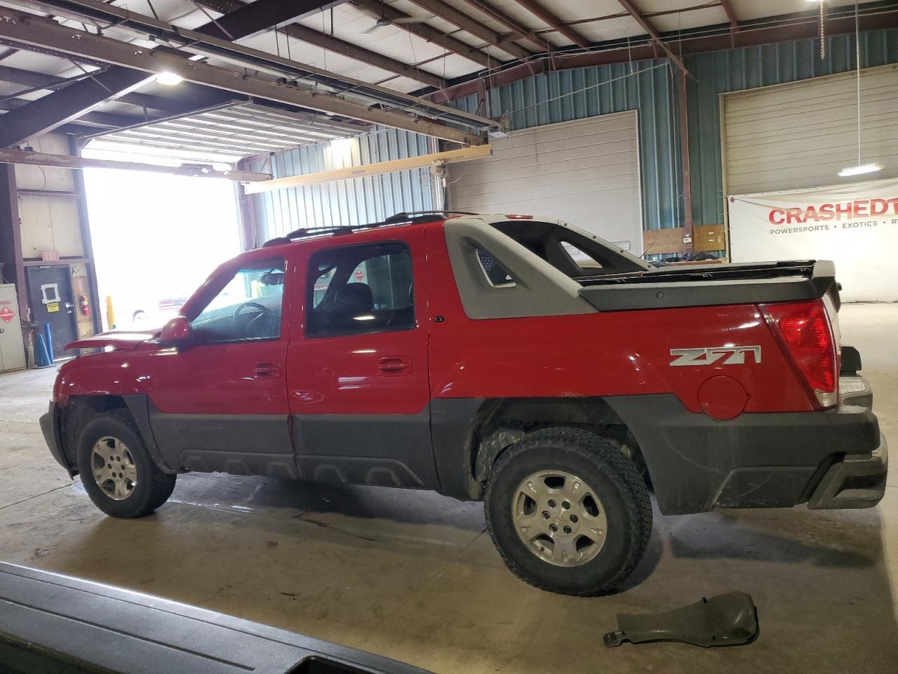 2005 Chevrolet Avalanche K1500 - Image 2