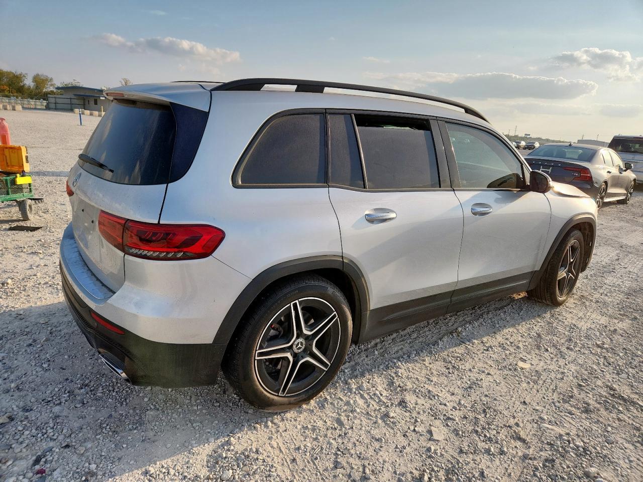 2020 Mercedes-Benz Glb 250 - Image 3