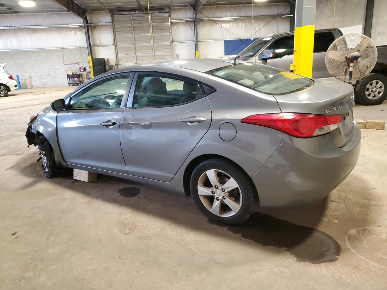 2013 Hyundai Elantra Gls - Фото 2