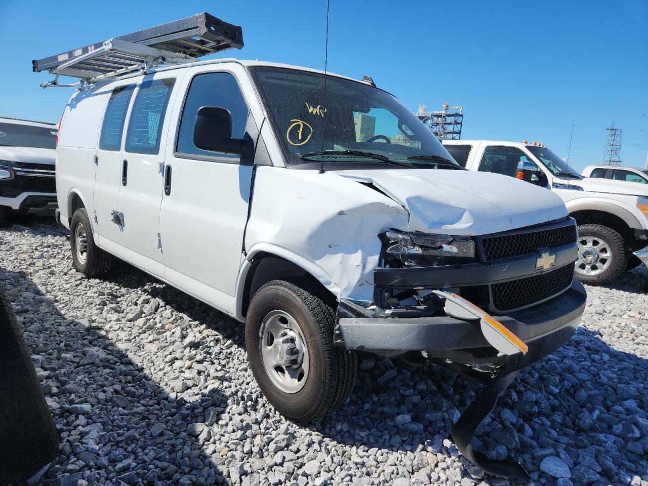 2025 Chevrolet Express G2500 - Фото 4