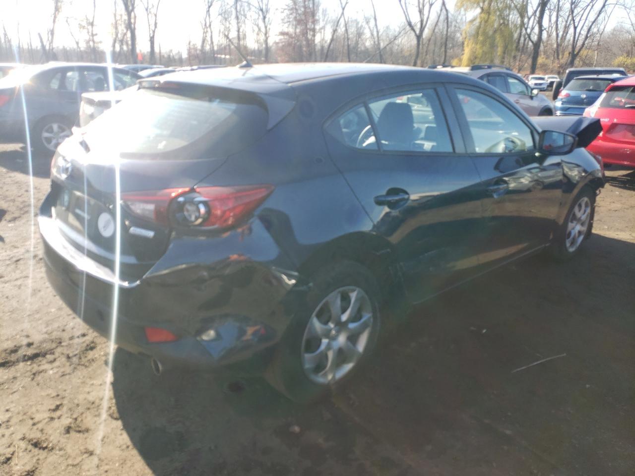 2015 Mazda 3 Sport - Image 3