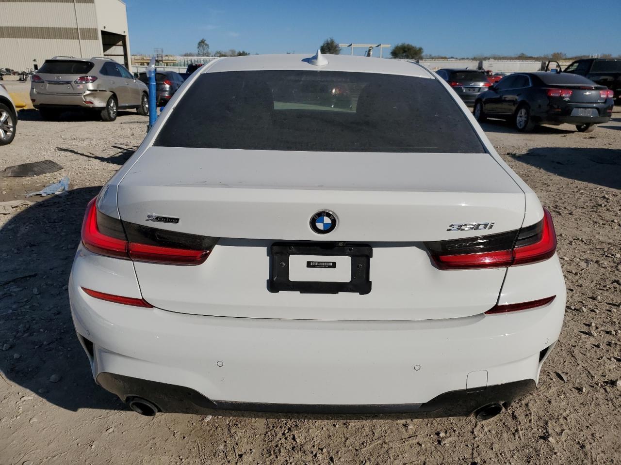 2020 BMW 330Xi - Image 6