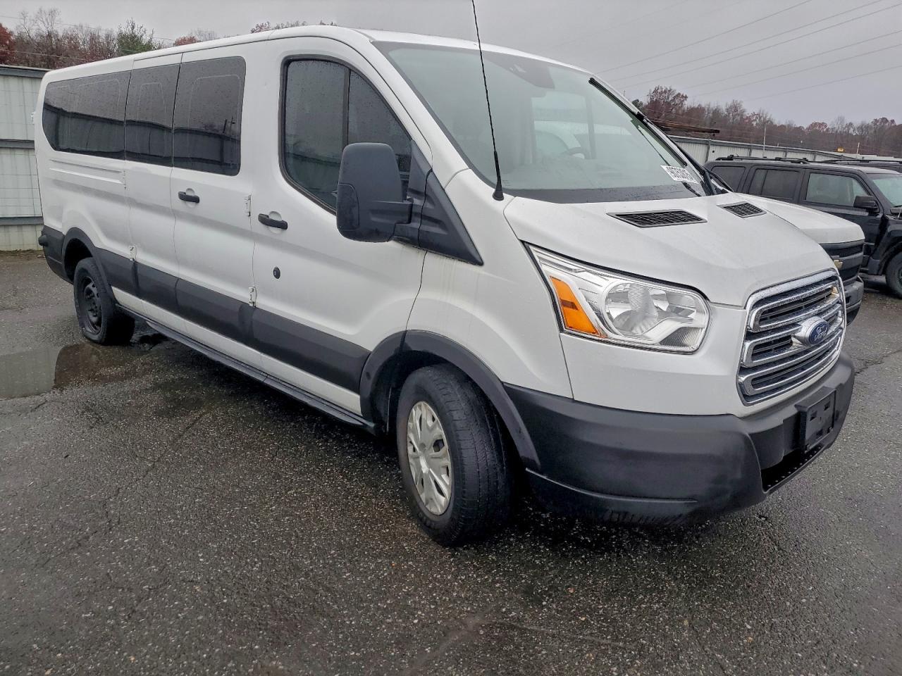 2017 Ford Transit T-350 - Image 4