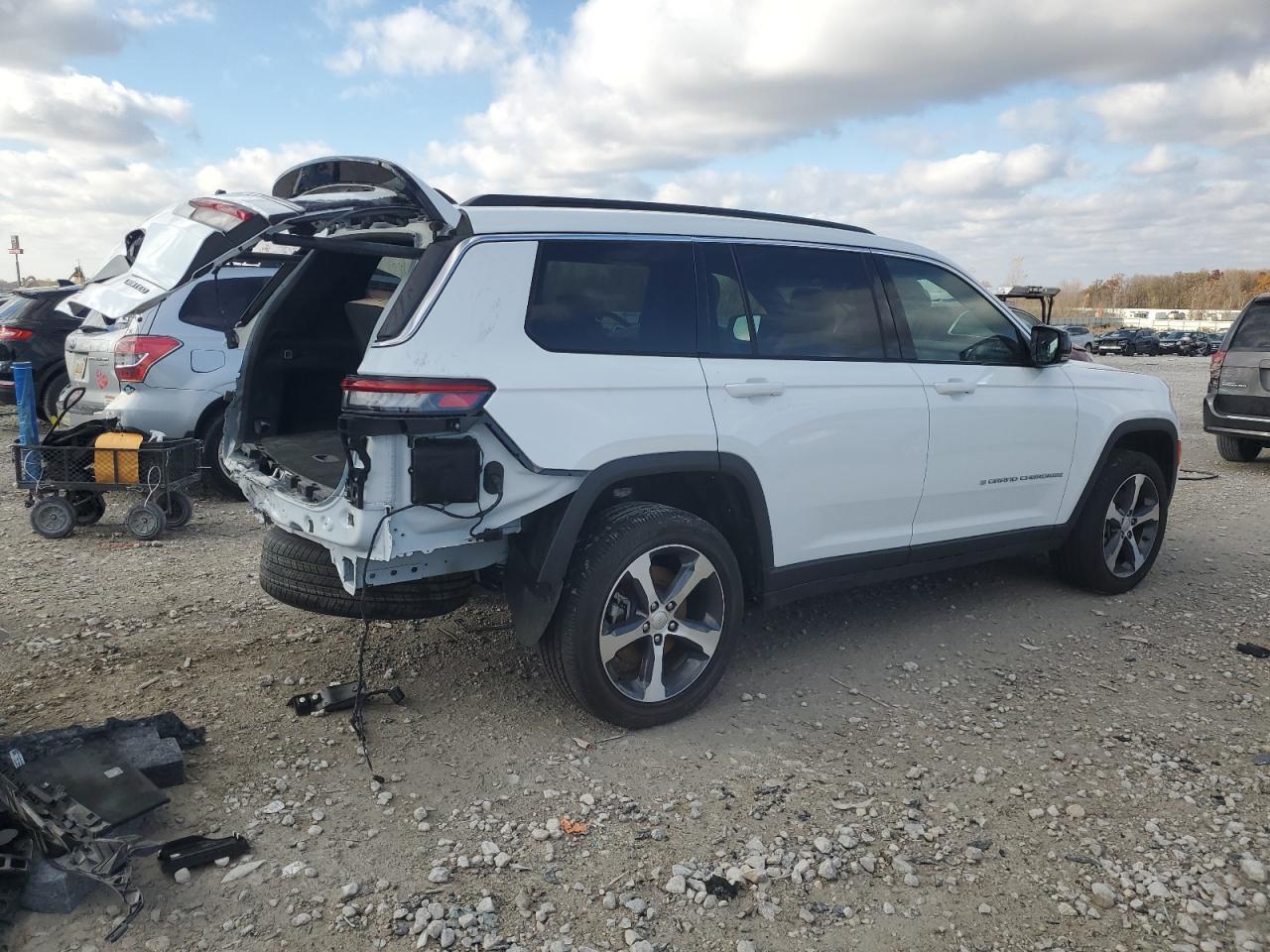 2024 Jeep Grand Cherokee L Limited - Image 3