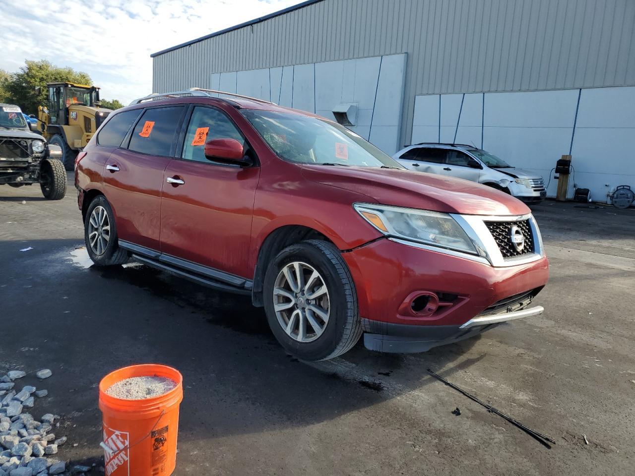 2016 Nissan Pathfinder S - Image 4
