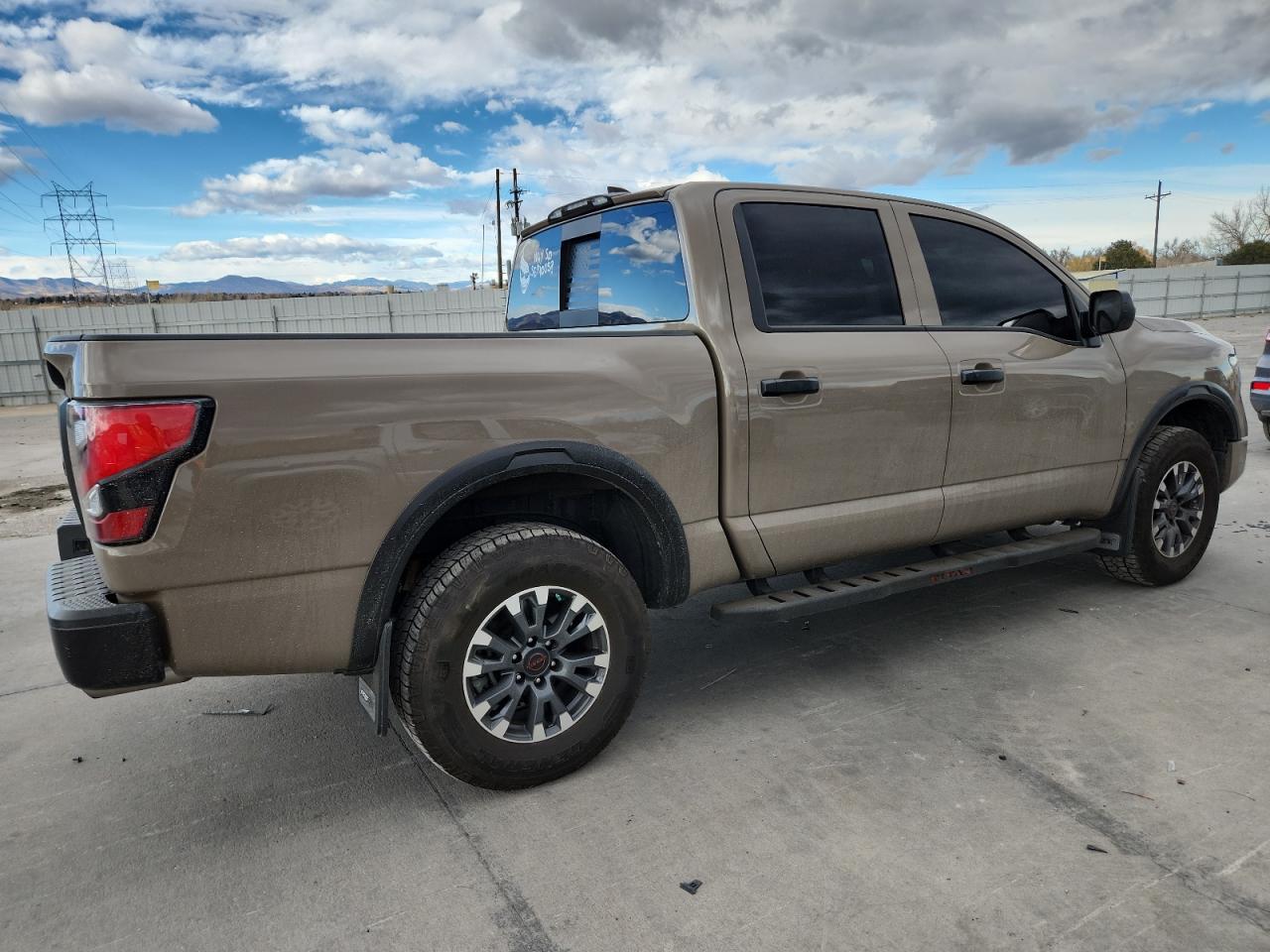 2024 Nissan Titan Pro-4X - Фото 3