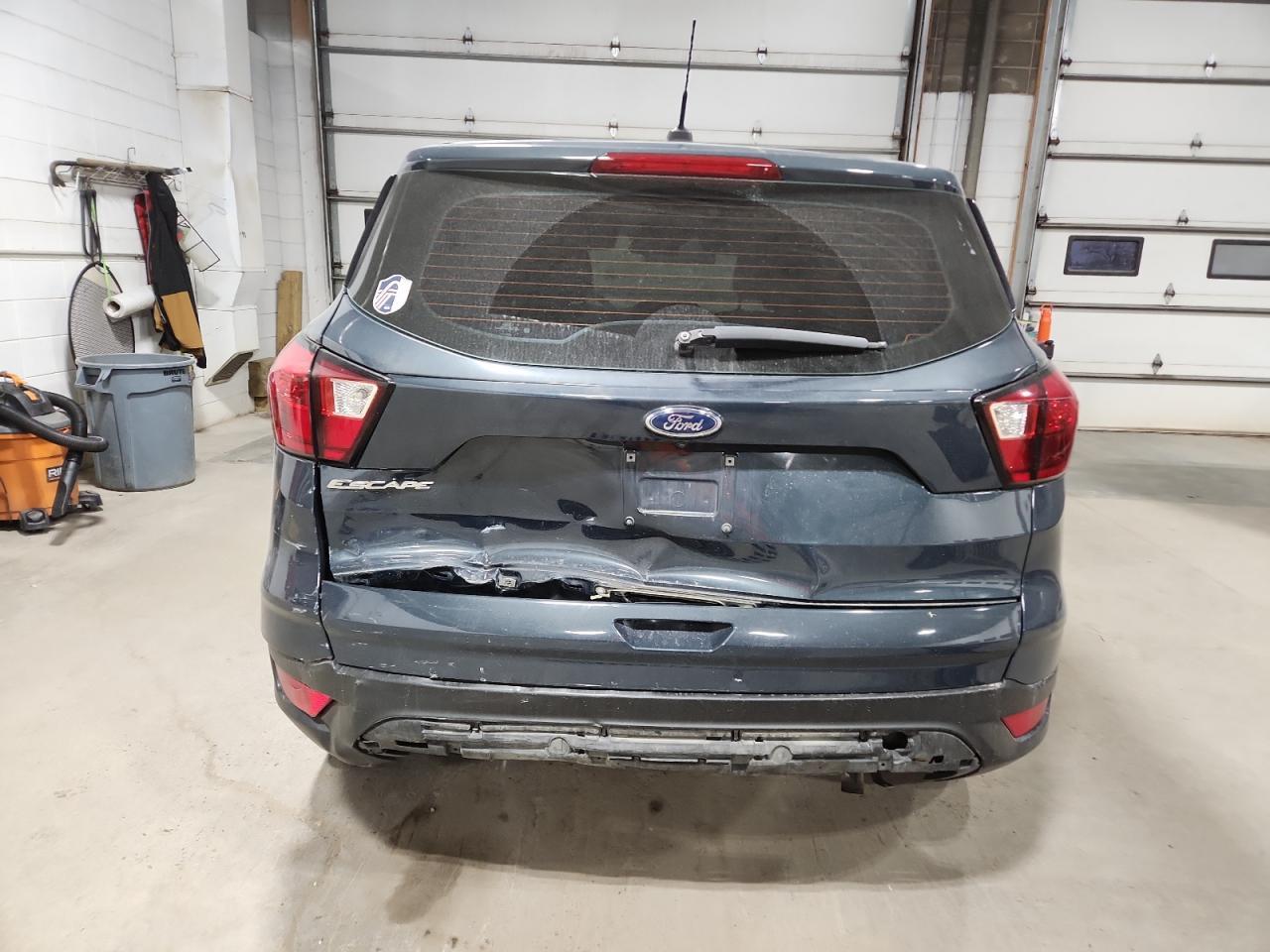 2019 Ford Escape S - Фото 6