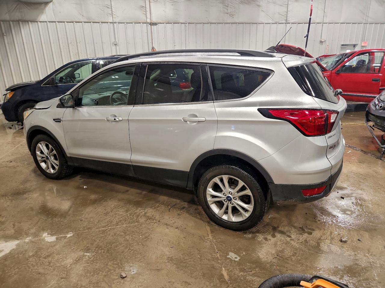 2019 Ford Escape Sel - Фото 2
