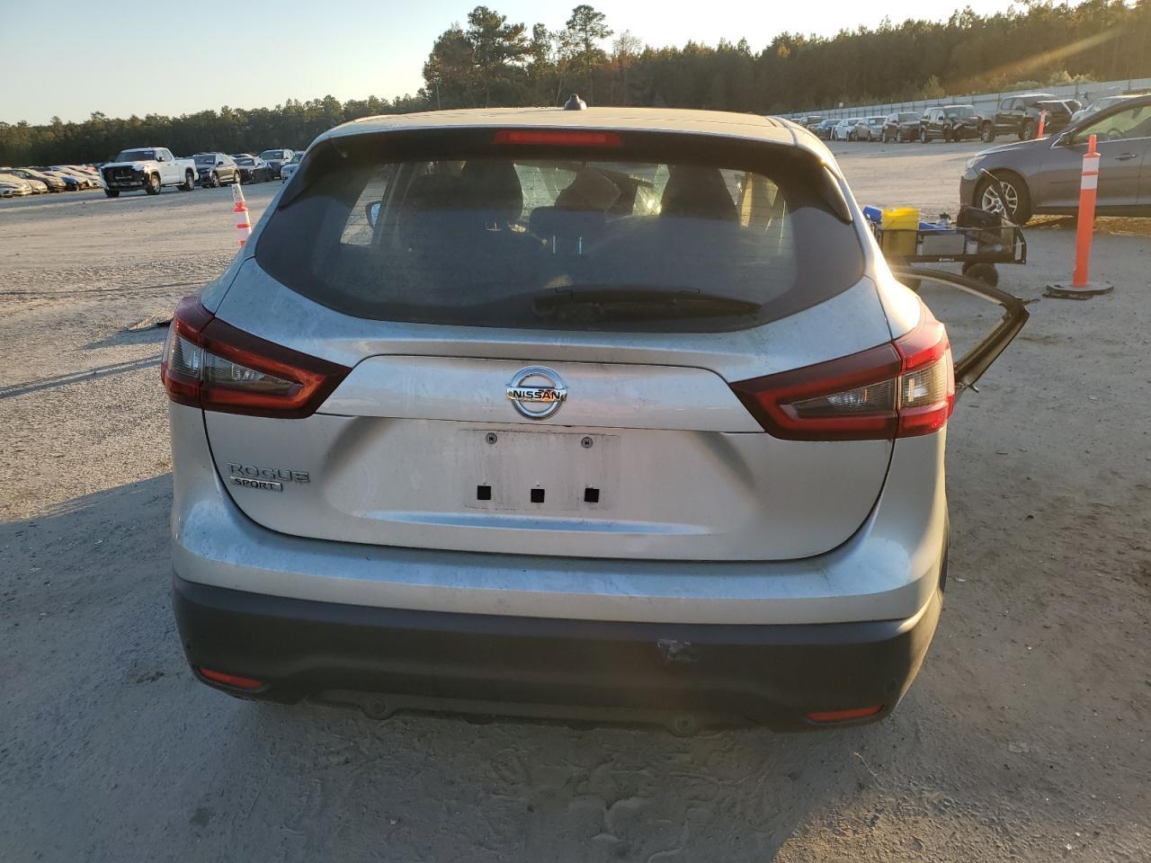 2021 Nissan Rogue Sport S - Image 6