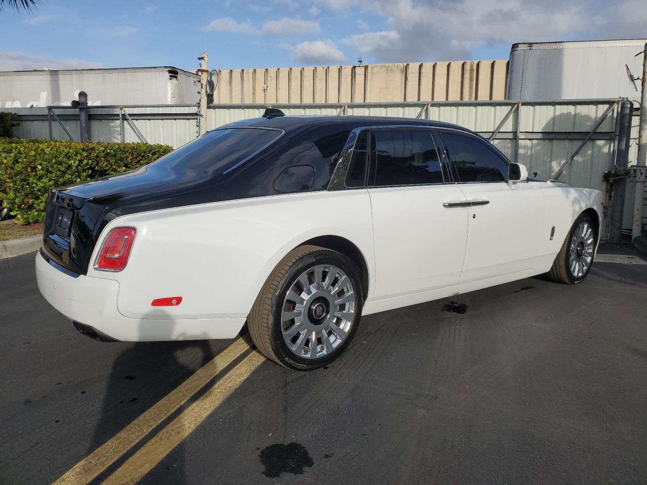 2022 Rolls-Royce Phantom - Фото 3