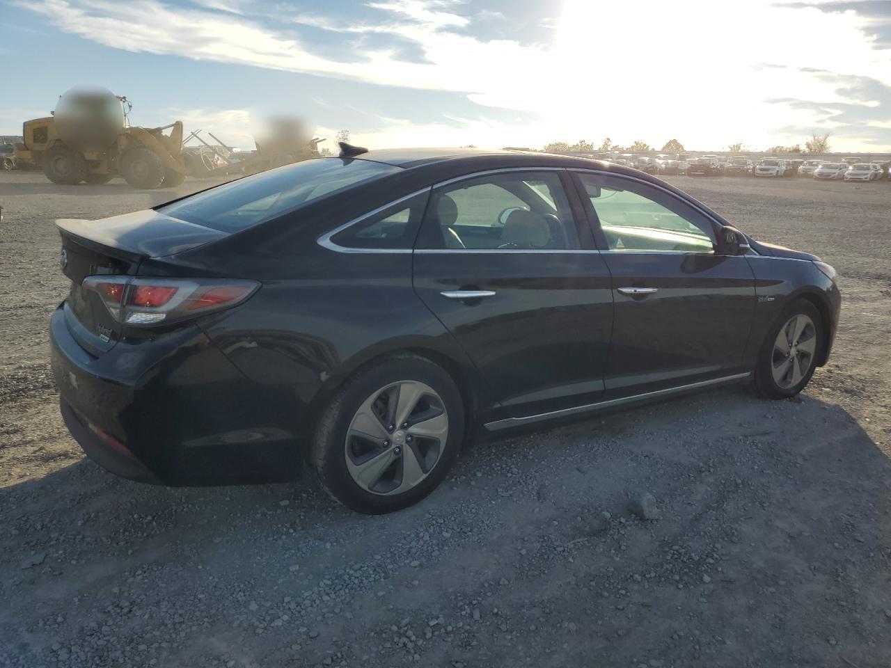2016 Hyundai Sonata Hybrid - Image 3
