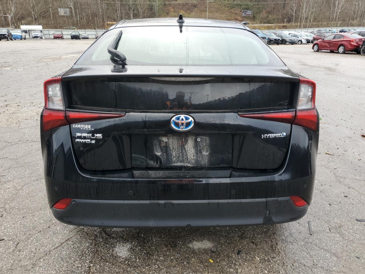 2020 Toyota Prius Le - Image 6