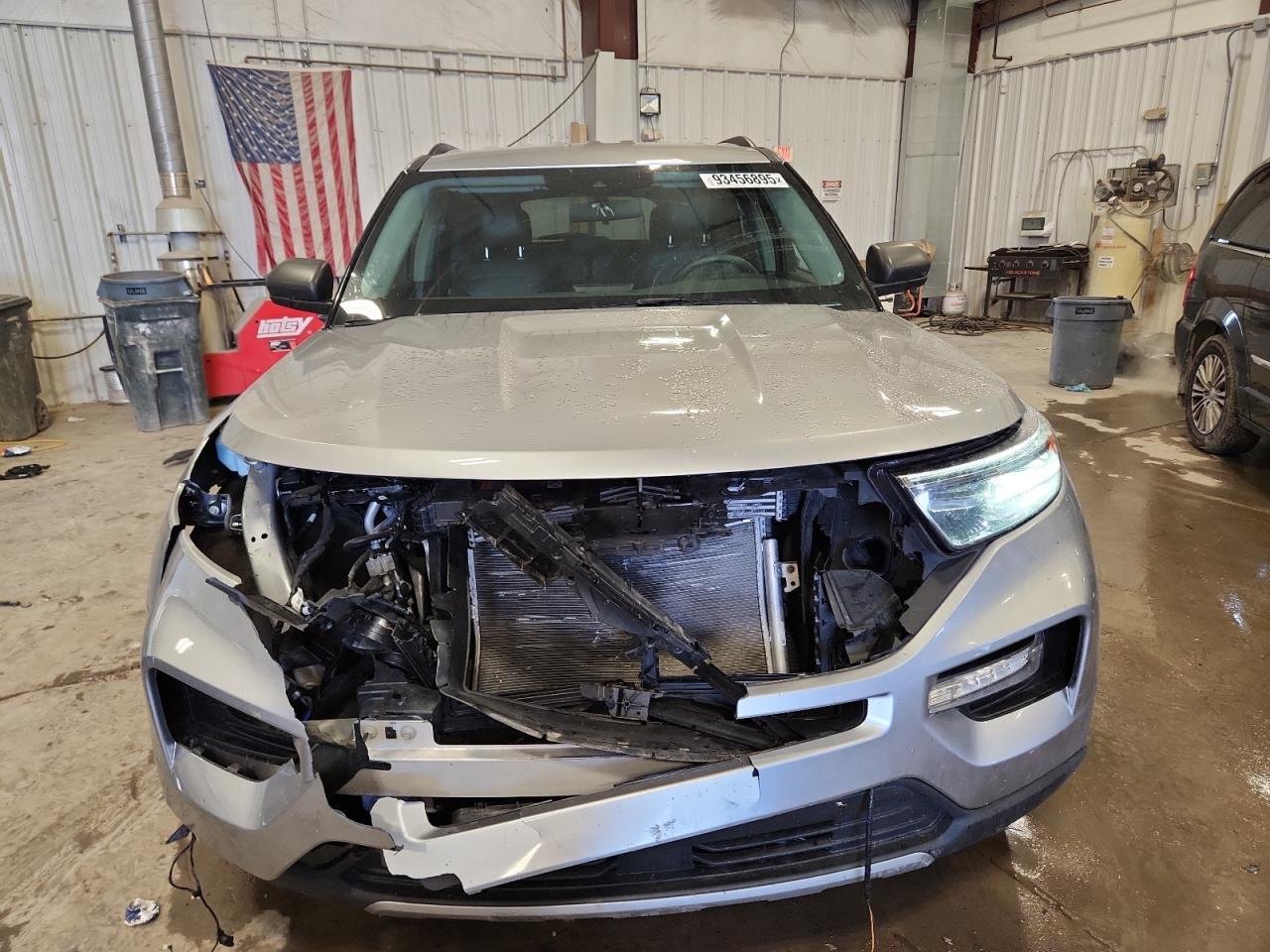 2023 Ford Explorer Xlt - Image 5