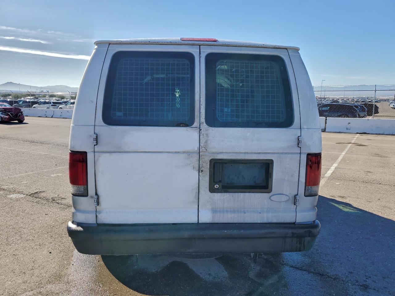 2004 Ford Econoline E150 Van - Фото 6