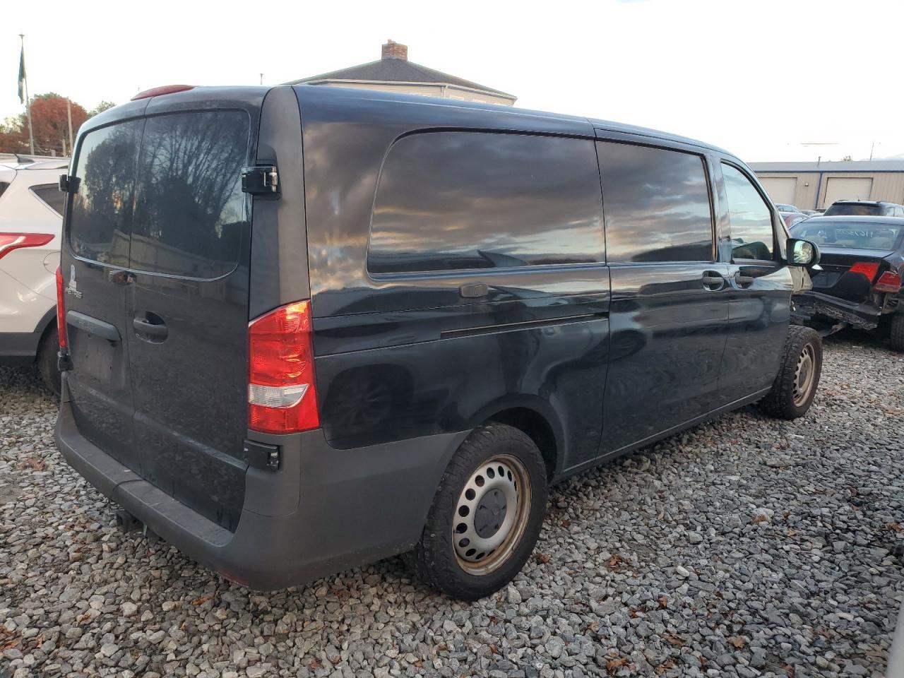 2021 Mercedes Benz Metris Delivery Van - Фото 3