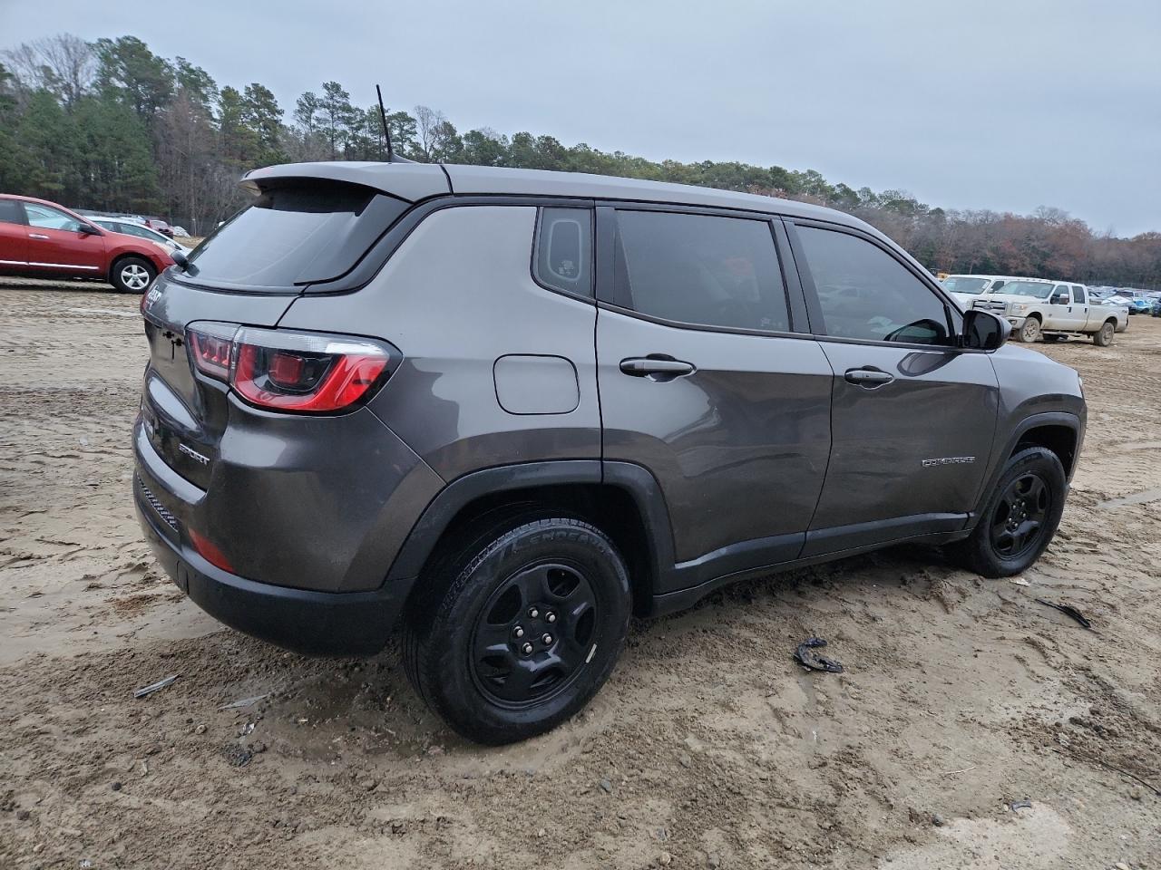 2018 Jeep Compass Sport - Фото 3
